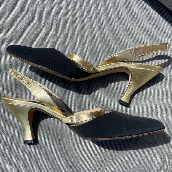 [8] Rare Vintage Holt Renfrew Black Canvas Closed Toed Kitten Heels Gold Straps - Picture 4 of 12